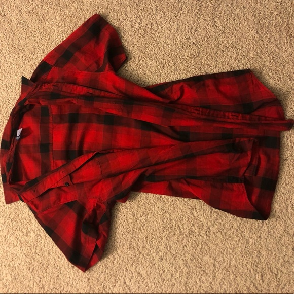 Red and black short sleeve button down from H&M - Picture 1 of 1